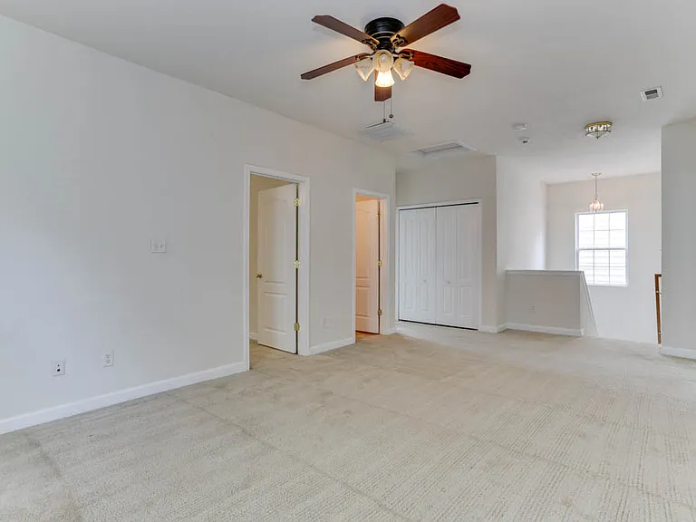 528 Normandy St — Photo 35