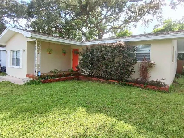 257 5th St NW, Largo, FL 33770