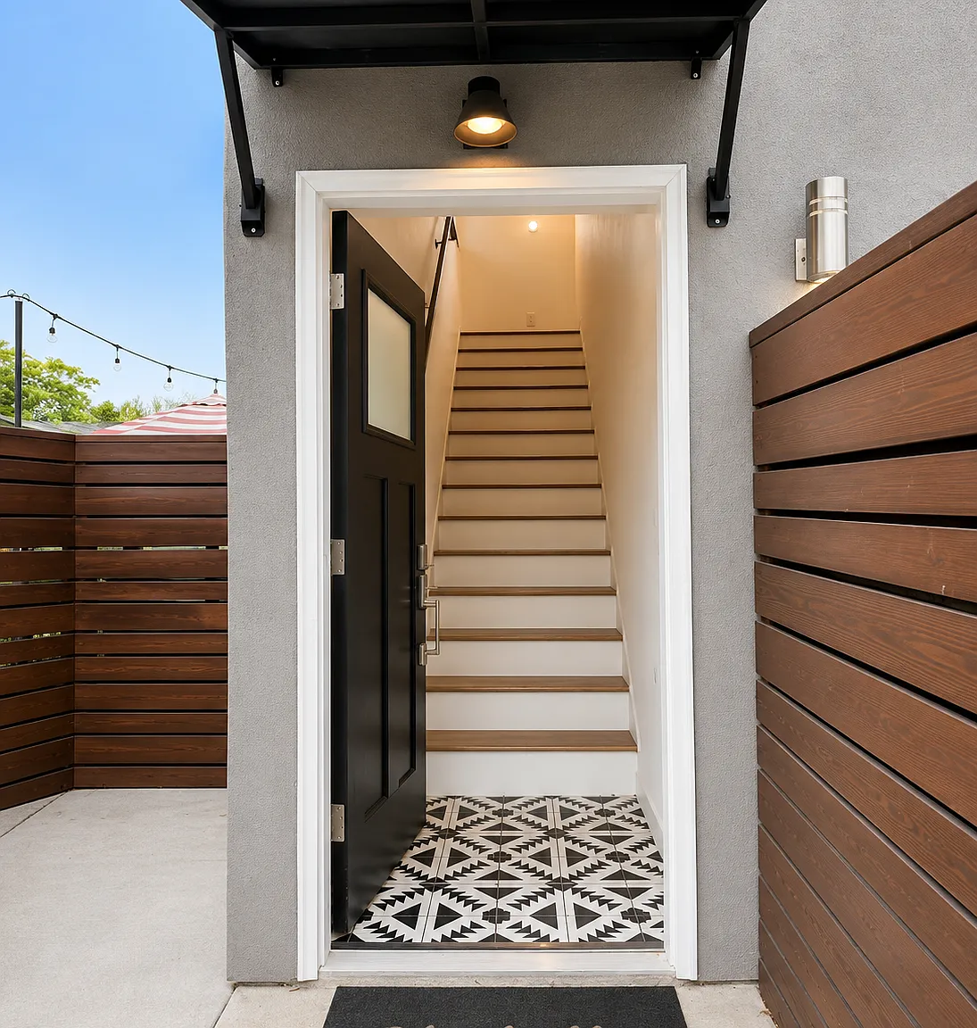 19623 Hartland St — Photo 3