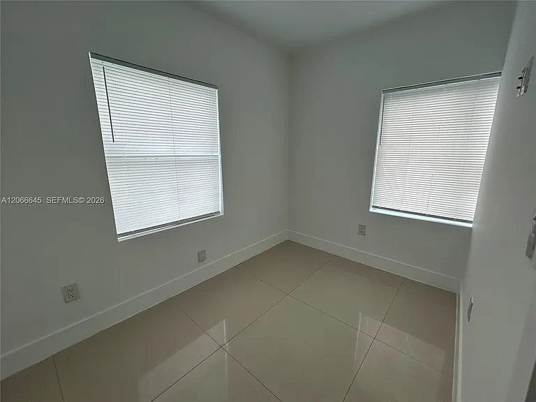 1890 NW 35th St #7 — Photo 10