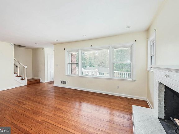 3rd image of 6702 Queens Ferry Rd