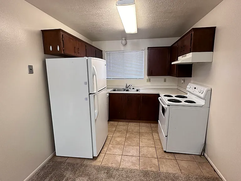 984 N 150 W #3 — Photo 4