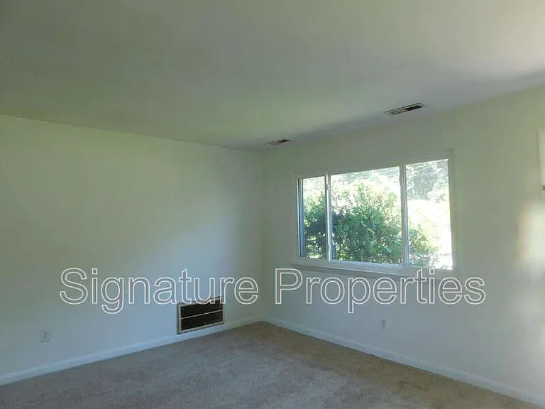 3825 Annie Ln — Photo 6