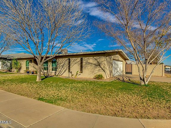 2nd image of 647 N Gentry Cir