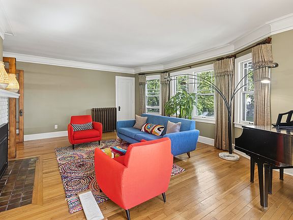 Living room with gas fireplace