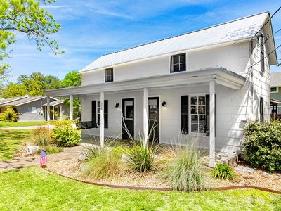 608 W Schubert St Fredericksburg Tx 78624 Zillow