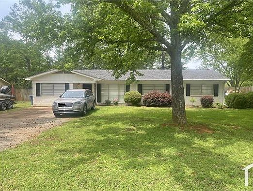 1st image of 207 Lynch Dr