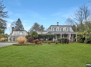 136 Chestnut Ridge Rd, Saddle River, NJ 07458