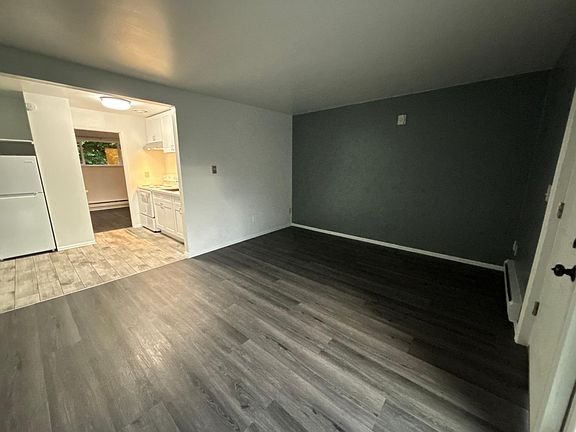3rd image of 720 Washington Ave N APT 208