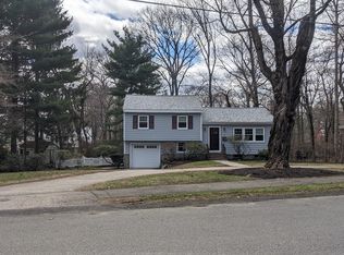 8 Mayfair St, Norwood, MA 02062