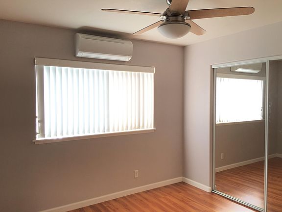 BEDROOM WITH AC