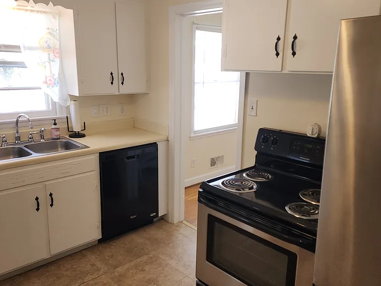 3843 Plantation Rd NE — Photo 16
