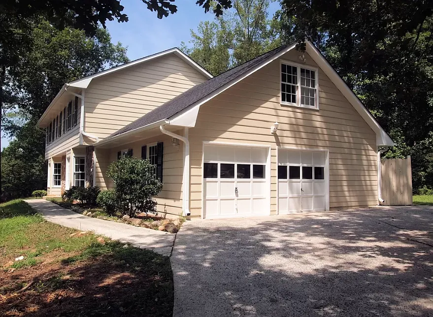 4 bed, 2956 sqft, $2,695 — Photo 3