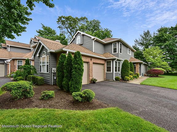 2nd image of 17 Shinnecock Ct
