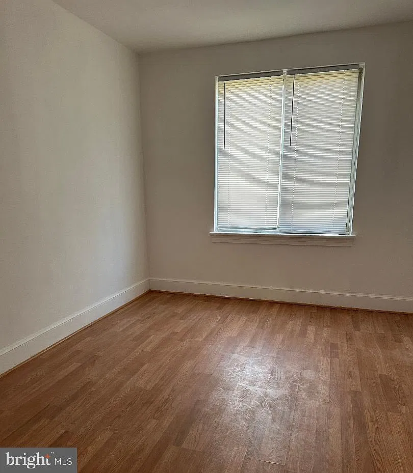 5 bed, 2.0 bath, 1584 sqft, $6,000 — Photo 2
