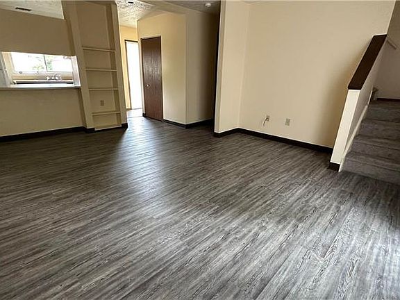 2nd image of 133 Orchard Dr #133B