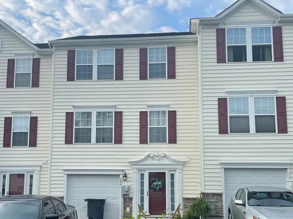 146 Larose Dr, Coatesville, PA 19320