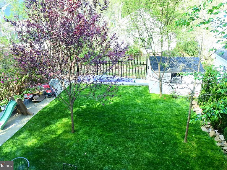 4910 Crescent St — Photo 27
