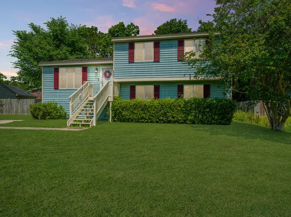4950 Amberwood Ln, North Charleston, SC 29418