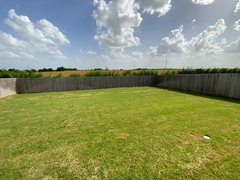 1905 Westphalia Dr — Photo 20