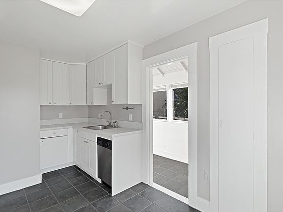 4th image of 4214 Montgomery St