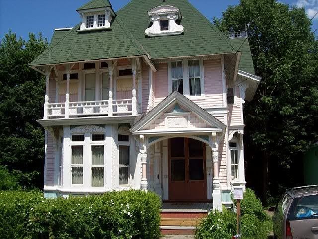 2nd image of 113 W 3rd St