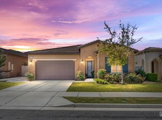 9807 Petersburg Pl, Bakersfield, CA 93306