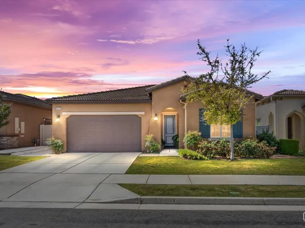 9807 Petersburg Pl, Bakersfield, CA 93306