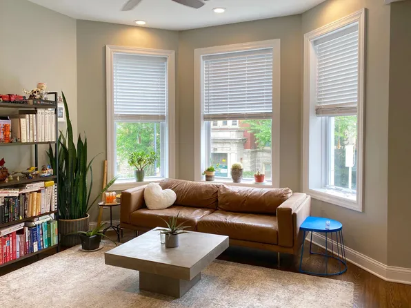 3228 N Sacramento Ave #3, Chicago, IL 60618