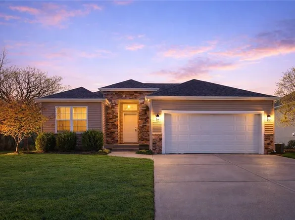 194 Camelot Dr, Liberty, MO 64068