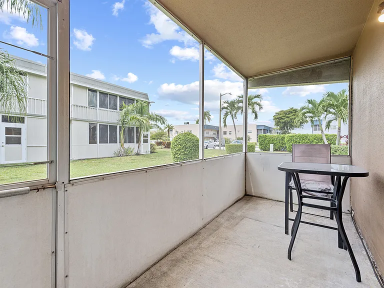 723 Flanders Dr #P — Photo 32