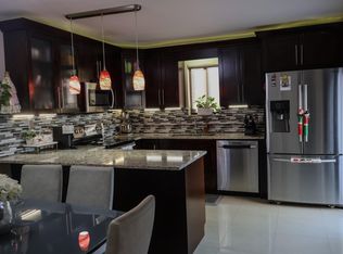 5702 Waterview Cir, Palm Springs, FL 33461