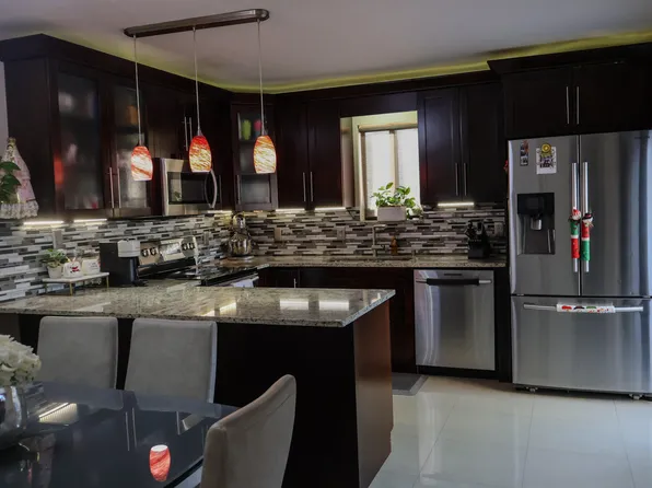 5702 Waterview Circle, Palm Springs, FL 33461