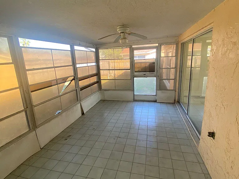 9105 Hermitage Ln — Photo 16