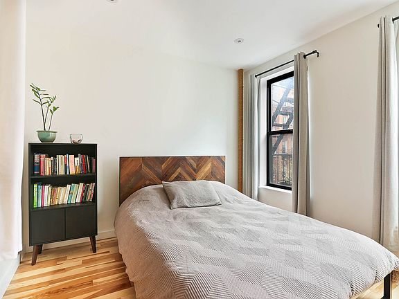 4th image of 29 Bedford St #6