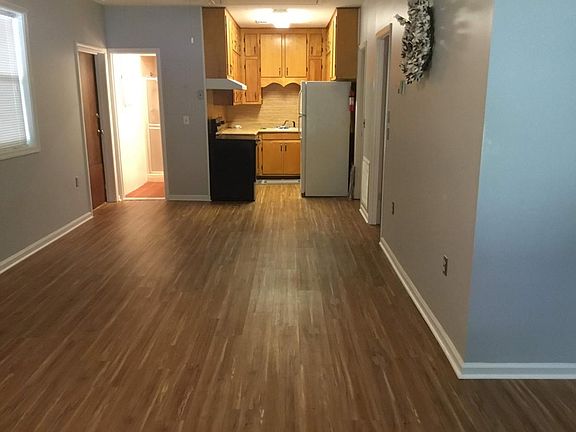 3rd image of 3624 Lake Shore Dr