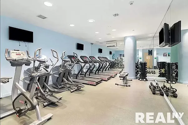 Rented by REAL New York | media 32