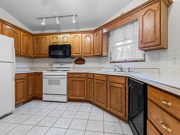 4th image of 6660 Louden Dr