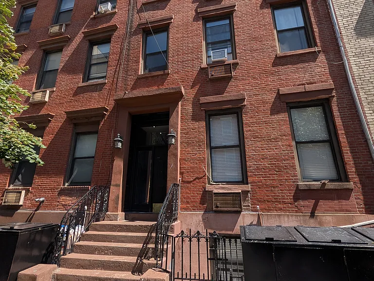 339 W 19th St #C — Photo 17