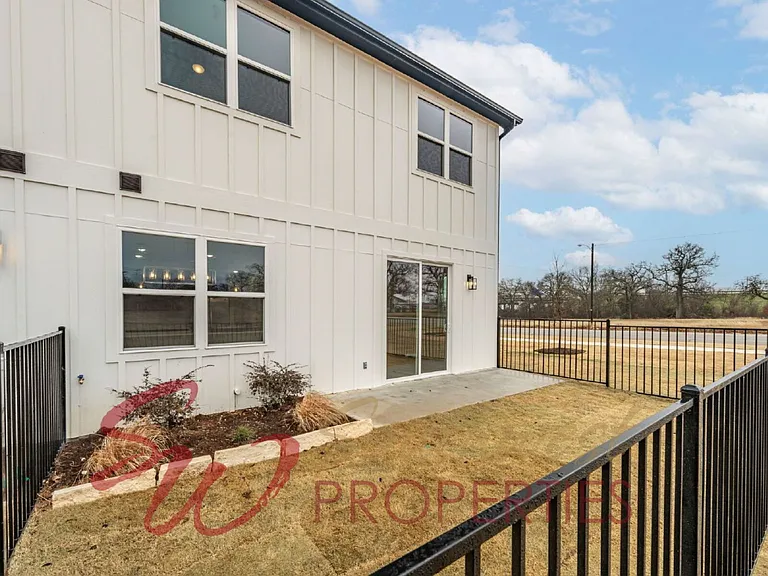 545 Galt Dr — Photo 17