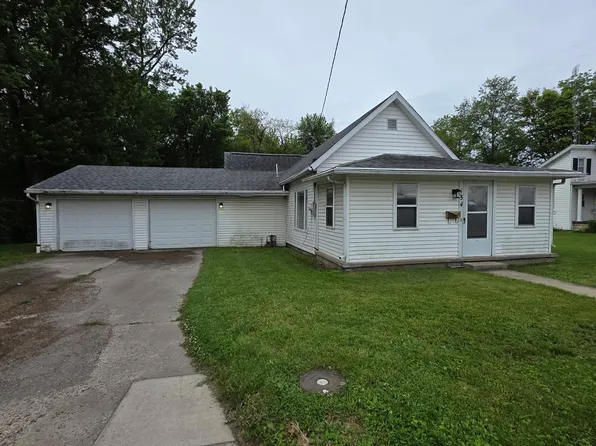 134 E Carl St, Winchester, IN 47394