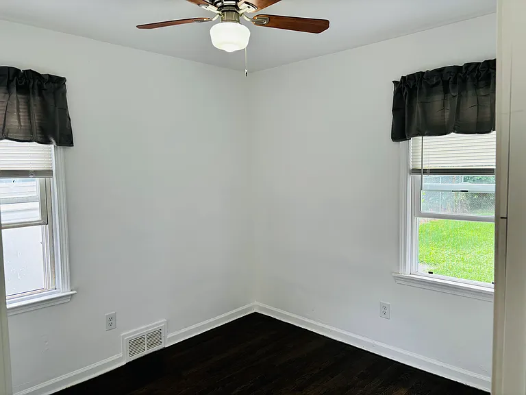 1410 E Madge Ave — Photo 21
