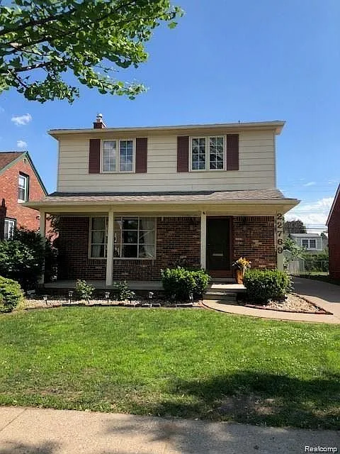 22769 Arlington St photo 1