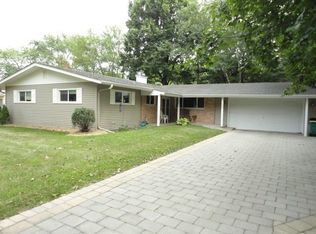 1120 Loren Dr, Dekalb, IL 60115