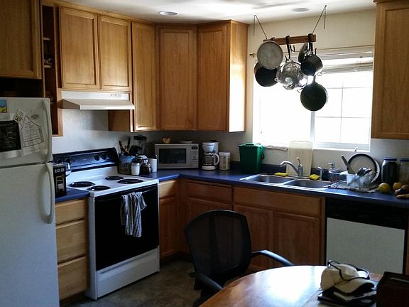 2nd image of 557 Fordyce St