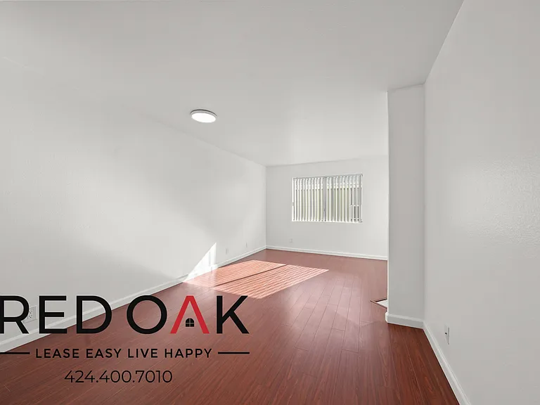 937 10th St #7 — Photo 7