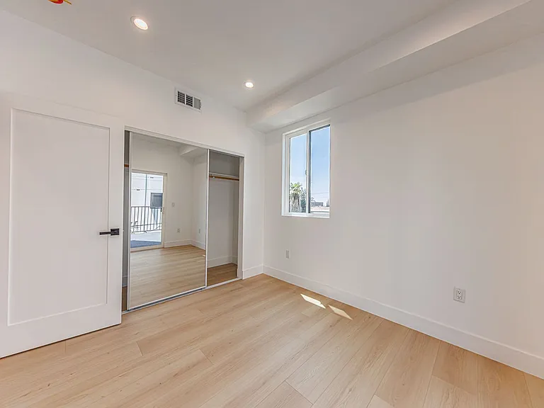 Gorgeous New Townhomes Next To la Cienega Park — Photo 28