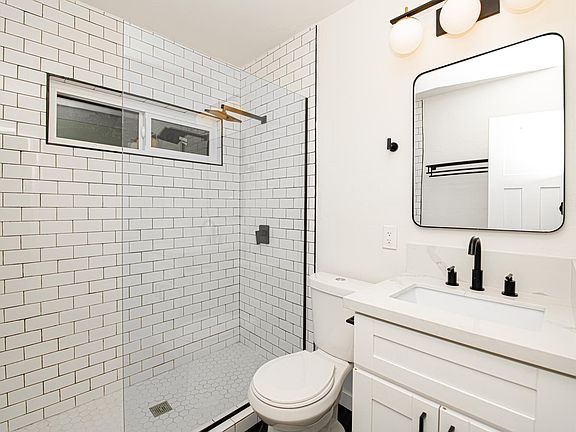 4th image of 250 27th St