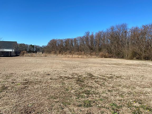 4th image of 501 Heron Dr
