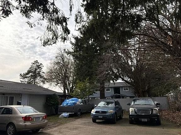2nd image of 10300 NE Hassalo St
